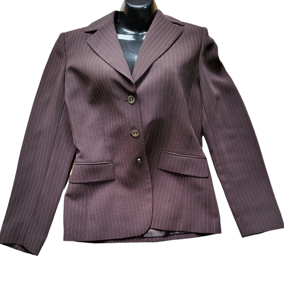 Tahari brown pinstriped blazer size 6.